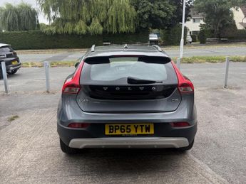 VOLVO V40 2.0 D2 CROSS COUNTRY LUX NAV 5DR Automatic
