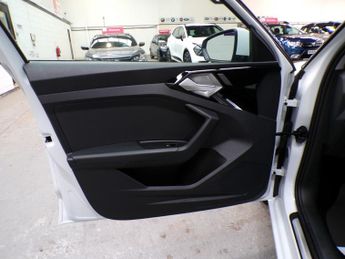 AUDI A1 1.5 SPORTBACK TFSI SPORT 5DR Semi Automatic