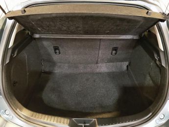 MAZDA 3 1.6 VENTURE EDITION 5DR Manual