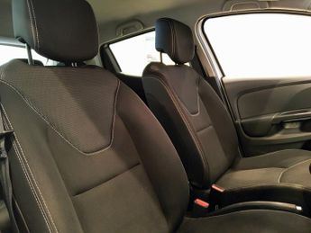 RENAULT CLIO 1.1 DYNAMIQUE NAV 16V 5DR Manual