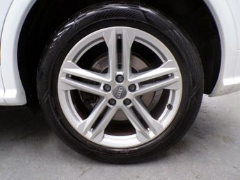 AUDI Q5 2.0 TDI QUATTRO S LINE 5DR Semi Automatic