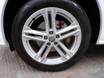 AUDI Q5 2.0 TDI QUATTRO S LINE 5DR Semi Automatic