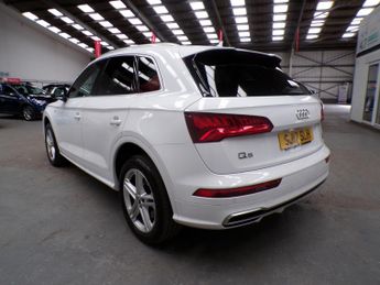 AUDI Q5 2.0 TDI QUATTRO S LINE 5DR Semi Automatic
