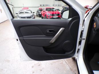 DACIA SANDERO STEPWAY 0.9 LAUREATE TCE 5DR Manual