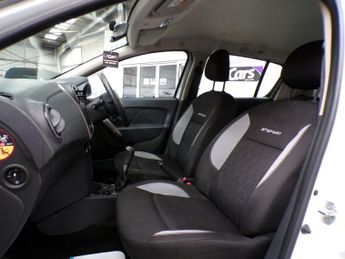 DACIA SANDERO STEPWAY 0.9 LAUREATE TCE 5DR Manual