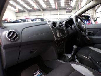 DACIA SANDERO STEPWAY 0.9 LAUREATE TCE 5DR Manual