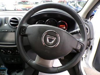 DACIA SANDERO STEPWAY 0.9 LAUREATE TCE 5DR Manual