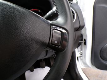 DACIA SANDERO STEPWAY 0.9 LAUREATE TCE 5DR Manual