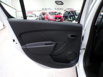 DACIA SANDERO STEPWAY 0.9 LAUREATE TCE 5DR Manual