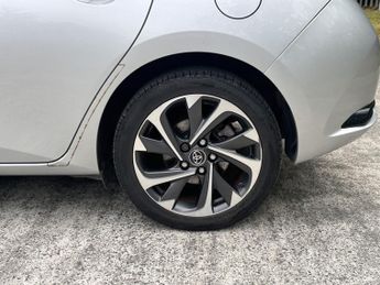 TOYOTA AURIS 1.8 VVT-I DESIGN 5DR CVT