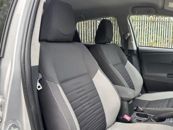 TOYOTA AURIS 1.8 VVT-I DESIGN 5DR CVT