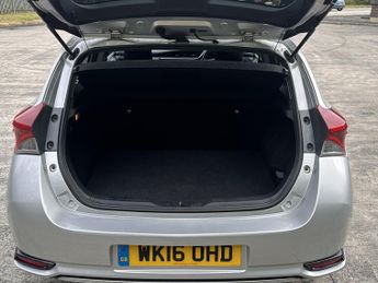 TOYOTA AURIS 1.8 VVT-I DESIGN 5DR CVT