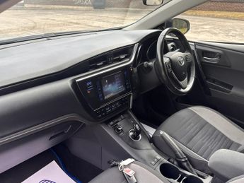 TOYOTA AURIS 1.8 VVT-I DESIGN 5DR CVT