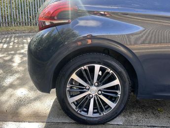 PEUGEOT 208 1.2 PURETECH ACTIVE DESIGN LIME 3DR Manual