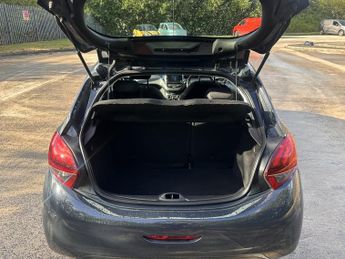 PEUGEOT 208 1.2 PURETECH ACTIVE DESIGN LIME 3DR Manual