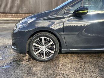 PEUGEOT 208 1.2 PURETECH ACTIVE DESIGN LIME 3DR Manual