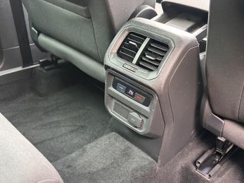VOLKSWAGEN TIGUAN 2.0 SE NAVIGATION TDI BMT DSG 5DR Semi Automatic