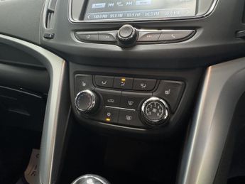 VAUXHALL ZAFIRA TOURER 1.4 SRI NAV 5DR Automatic