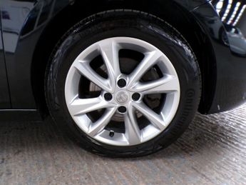 VAUXHALL CORSA 1.2 DESIGN 5DR Automatic