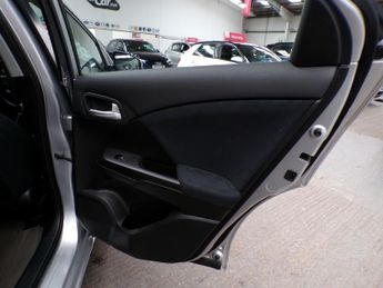 HONDA CIVIC 1.8 I-VTEC ES 5DR Automatic