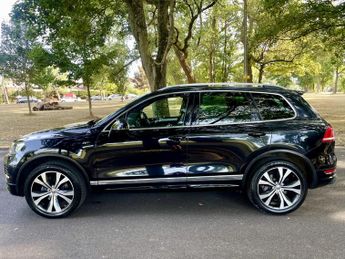 VOLKSWAGEN TOUAREG 3.0 V6 R-LINE TDI BLUEMOTION TECHNOLOGY 5DR Automatic
