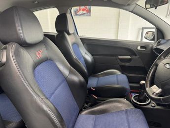 FORD FIESTA 2.0 ST 16V 3DR Manual