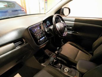 MITSUBISHI OUTLANDER 2.3 DI-D GX 3 5DR Manual