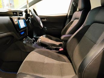 TOYOTA AURIS 1.8 VVT-I EXCEL 5DR CVT