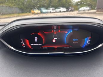 PEUGEOT 3008 1.2 PURETECH S/S ALLURE PREMIUM 5DR Automatic