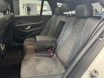 MERCEDES-BENZ E-CLASS 2.0 E 220 D AMG LINE PREMIUM 5DR Automatic