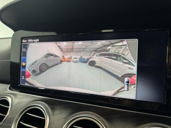 MERCEDES-BENZ E-CLASS 2.0 E 220 D AMG LINE PREMIUM 5DR Automatic