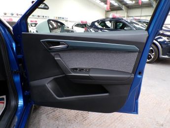 SEAT ARONA 1.0 ECOTSI XPERIENCE DSG 5DR Semi Automatic