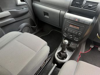 VOLKSWAGEN FOX 1.4 URBAN 75 3DR Manual