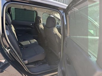 PEUGEOT 5008 1.6 HDI EXCLUSIVE 5DR Manual