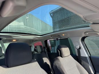PEUGEOT 5008 1.6 HDI EXCLUSIVE 5DR Manual