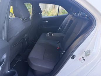 TOYOTA COROLLA 1.8 ICON TECH 5DR CVT