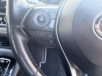 TOYOTA COROLLA 1.8 ICON TECH 5DR CVT