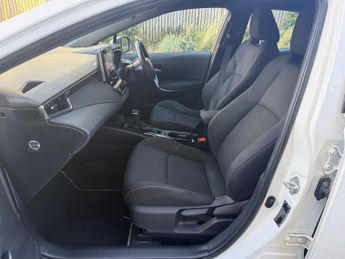 TOYOTA COROLLA 1.8 ICON TECH 5DR CVT