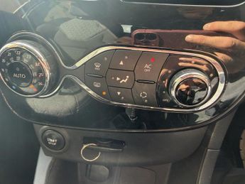 RENAULT CLIO 1.5 DYNAMIQUE S MEDIANAV DCI 5DR Automatic