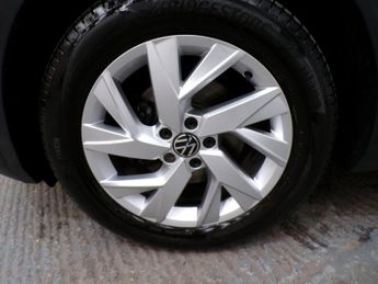 VOLKSWAGEN TIGUAN 1.5 LIFE TSI DSG 5DR Semi Automatic