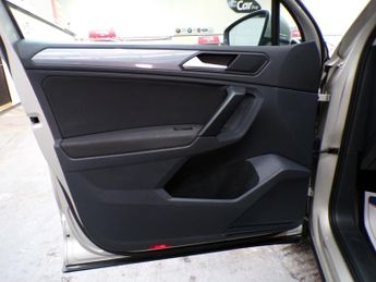 VOLKSWAGEN TIGUAN 1.5 LIFE TSI DSG 5DR Semi Automatic