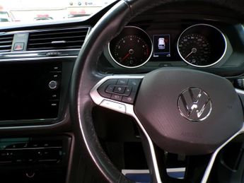 VOLKSWAGEN TIGUAN 1.5 LIFE TSI DSG 5DR Semi Automatic