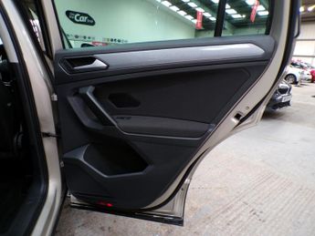 VOLKSWAGEN TIGUAN 1.5 LIFE TSI DSG 5DR Semi Automatic