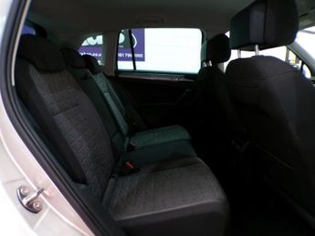 VOLKSWAGEN TIGUAN 1.5 LIFE TSI DSG 5DR Semi Automatic