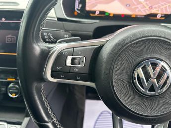 VOLKSWAGEN ARTEON 2.0 R-LINE TDI DSG 5DR Semi Automatic