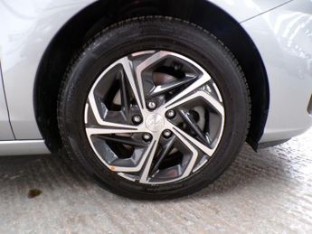 HYUNDAI I30 1.0 T-GDI SE CONNECT MHEV 5DR Automatic