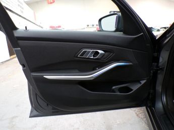 BMW 3 SERIES 2.0 320D SE 5DR Automatic