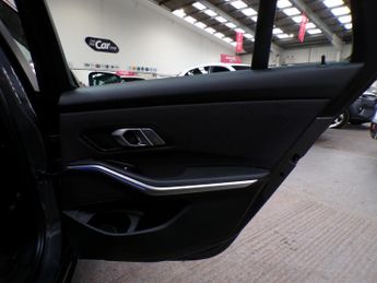 BMW 3 SERIES 2.0 320D SE 5DR Automatic