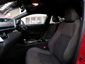 TOYOTA CHR 1.8 DESIGN 5DR CVT