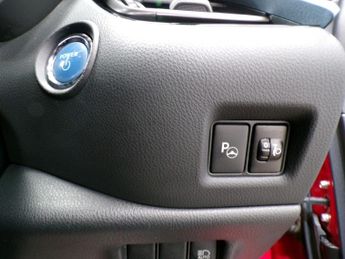 TOYOTA CHR 1.8 DESIGN 5DR CVT